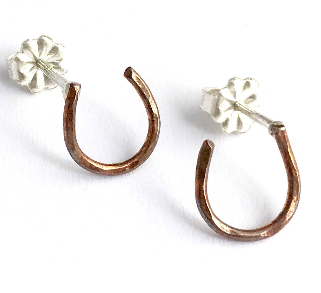Lucky Horseshoe Stud Earrings-2